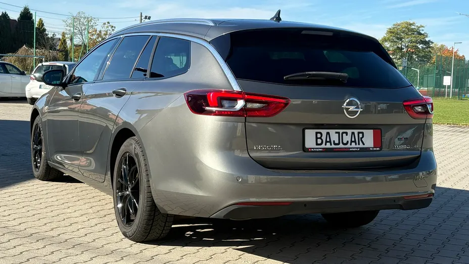 OPEL Insignia -