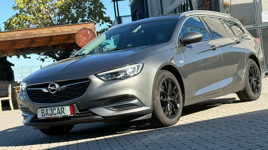 OPEL Insignia -