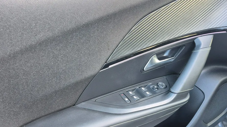 PEUGEOT 2008 -