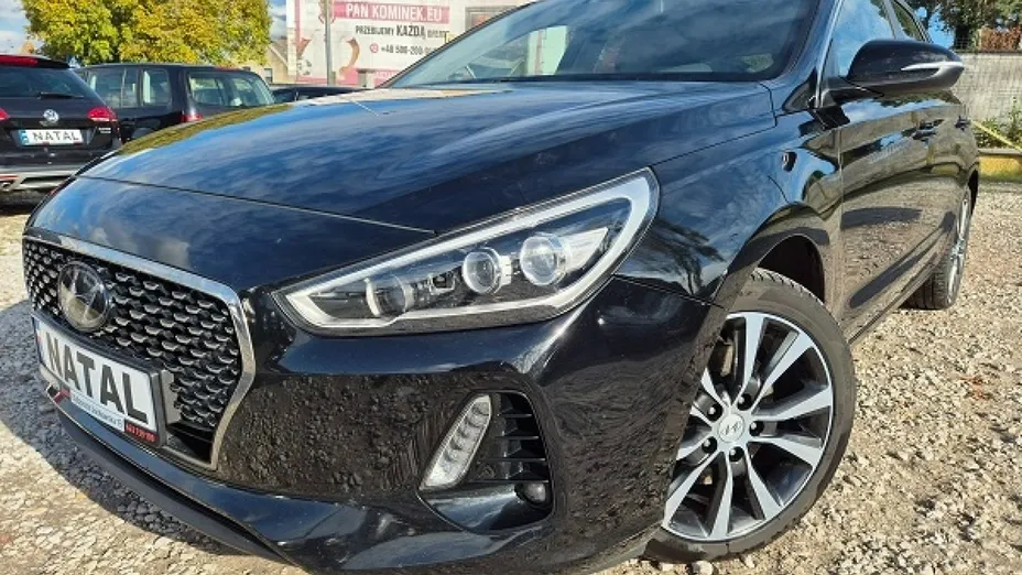 HYUNDAI i30 -