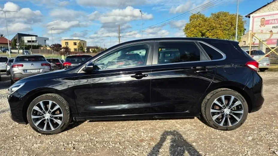 HYUNDAI i30 -