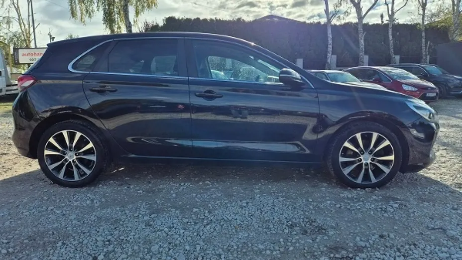HYUNDAI i30 -