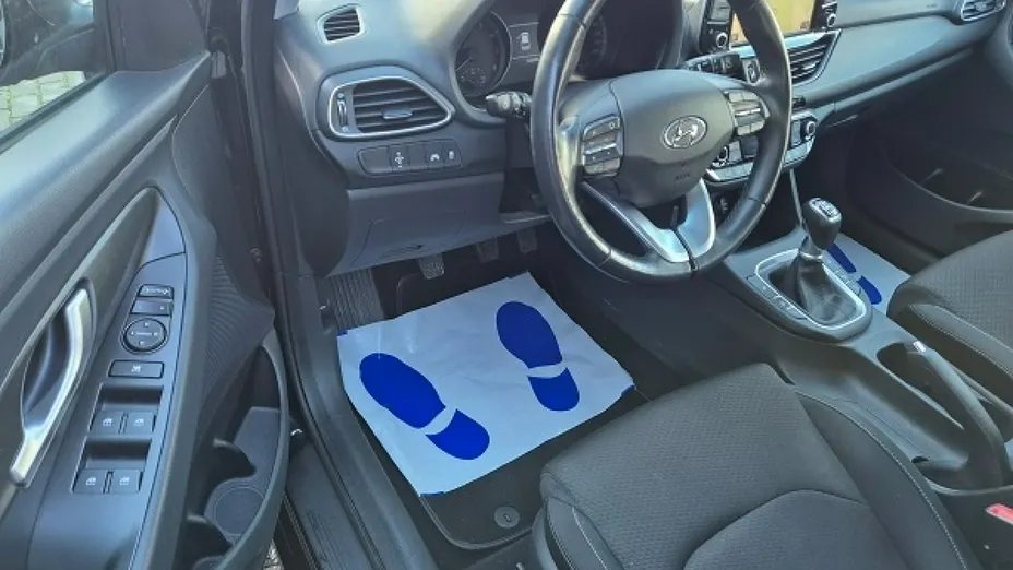 HYUNDAI i30 -