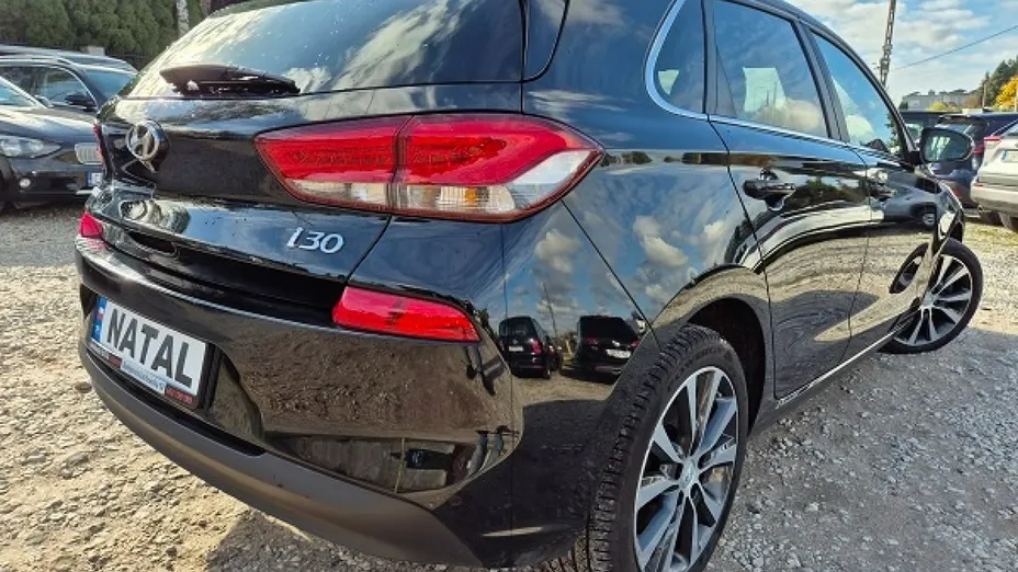 HYUNDAI i30 -