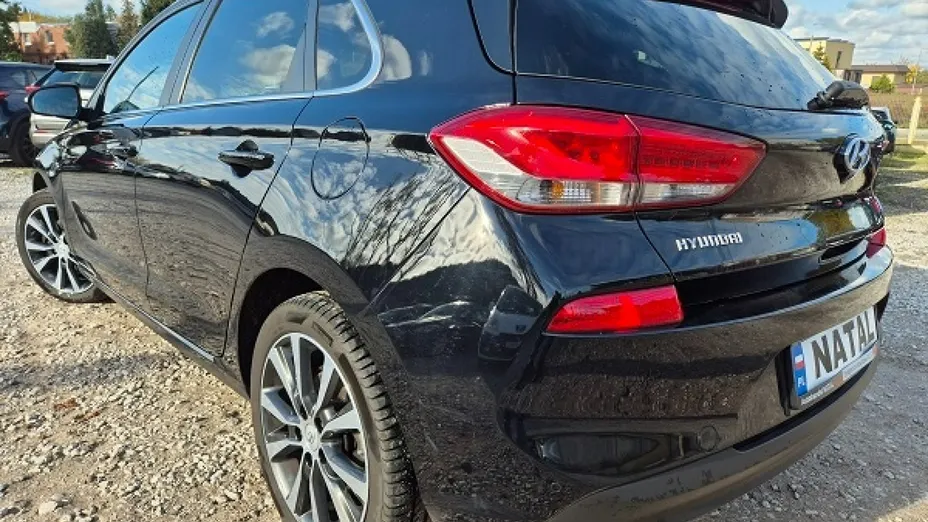 HYUNDAI i30 -