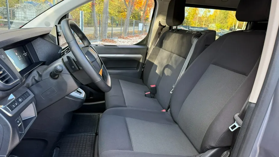 PEUGEOT Traveller -