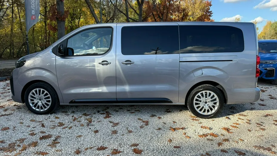 PEUGEOT Traveller -