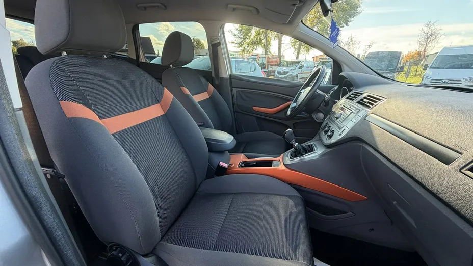 FORD Kuga -