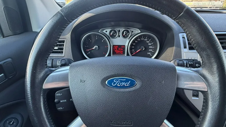 FORD Kuga -