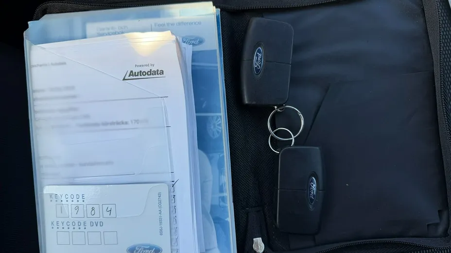 FORD Kuga -