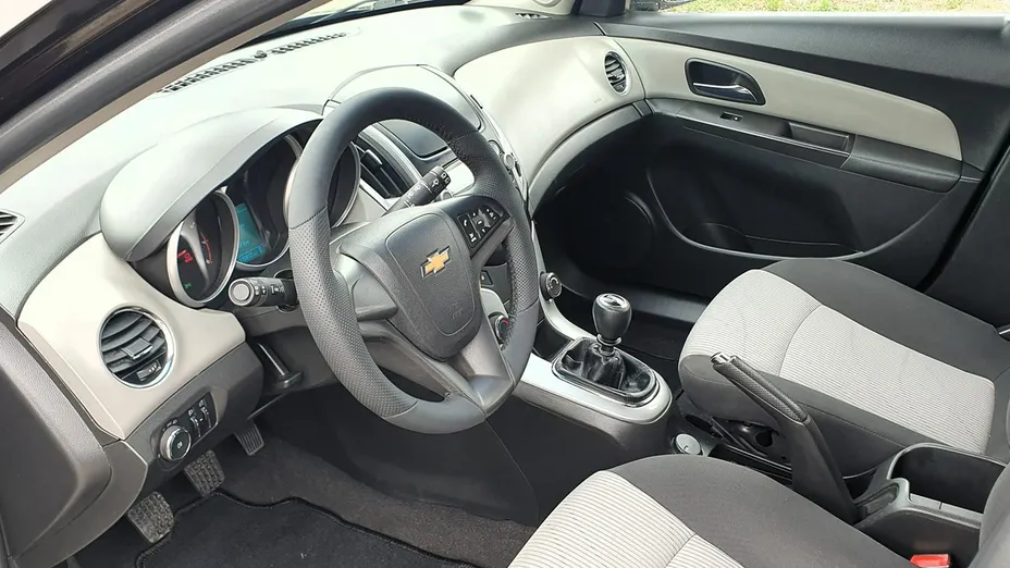 CHEVROLET Cruze -