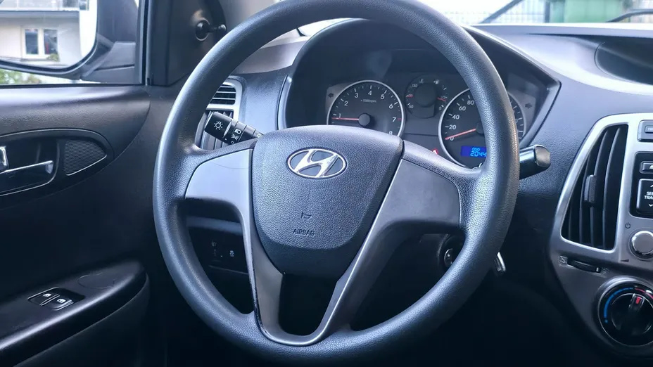 HYUNDAI i20 -