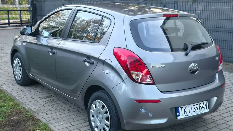 HYUNDAI i20 -