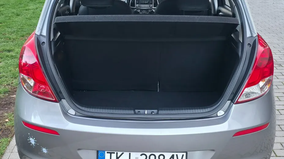 HYUNDAI i20 -