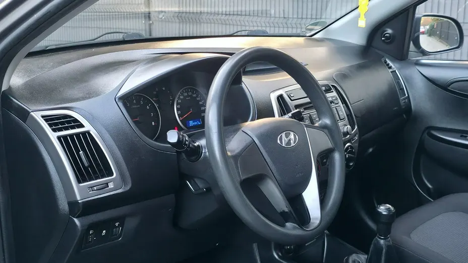 HYUNDAI i20 -