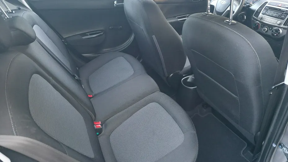 HYUNDAI i20 -