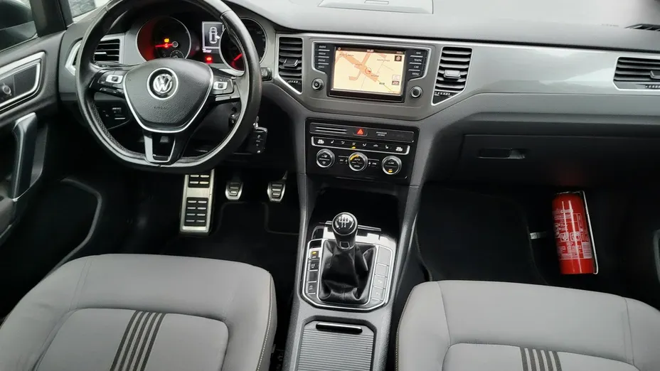 VOLKSWAGEN Golf Sportsvan -