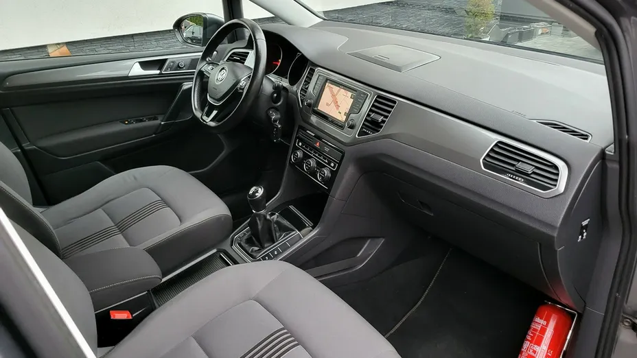 VOLKSWAGEN Golf Sportsvan -