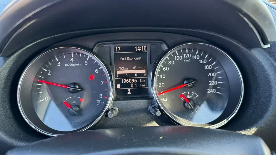 NISSAN Qashqai -