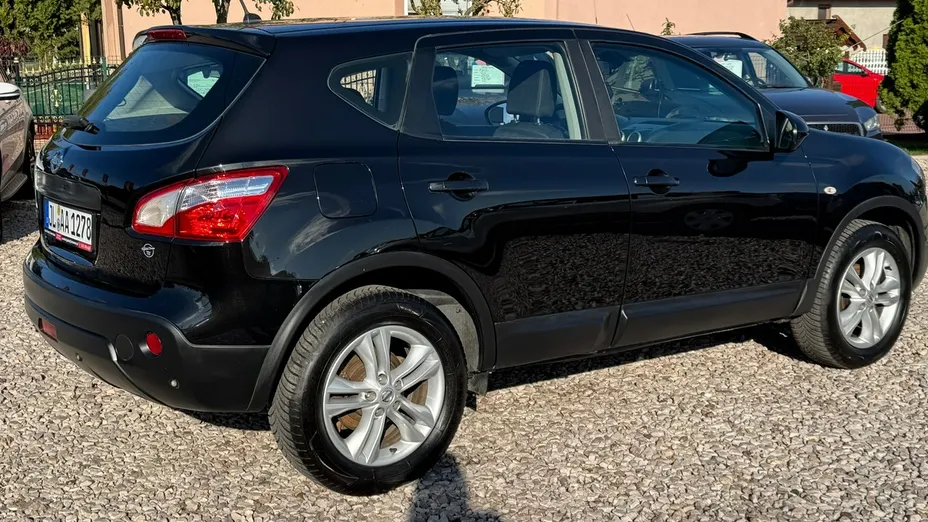 NISSAN Qashqai -