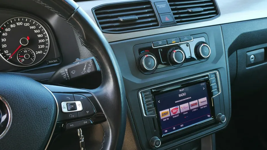 VOLKSWAGEN Caddy -