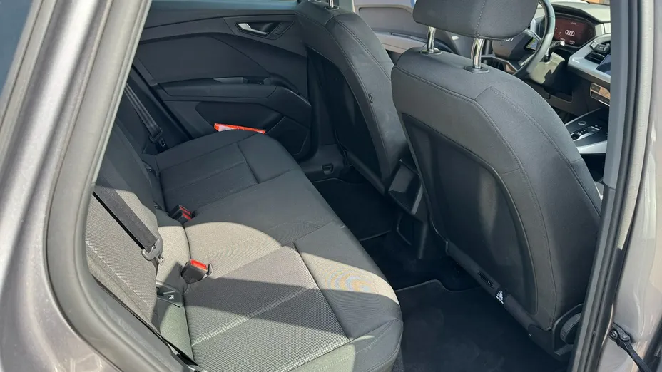 AUDI Q4 Sportback e-tron -