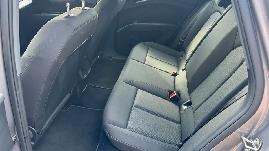 AUDI Q4 Sportback e-tron -