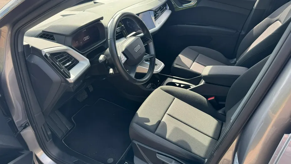 AUDI Q4 Sportback e-tron -