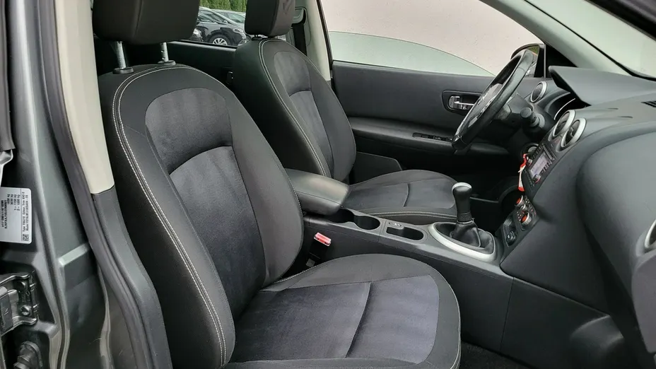 NISSAN Qashqai -