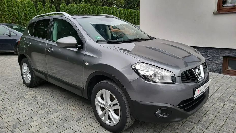 NISSAN Qashqai -