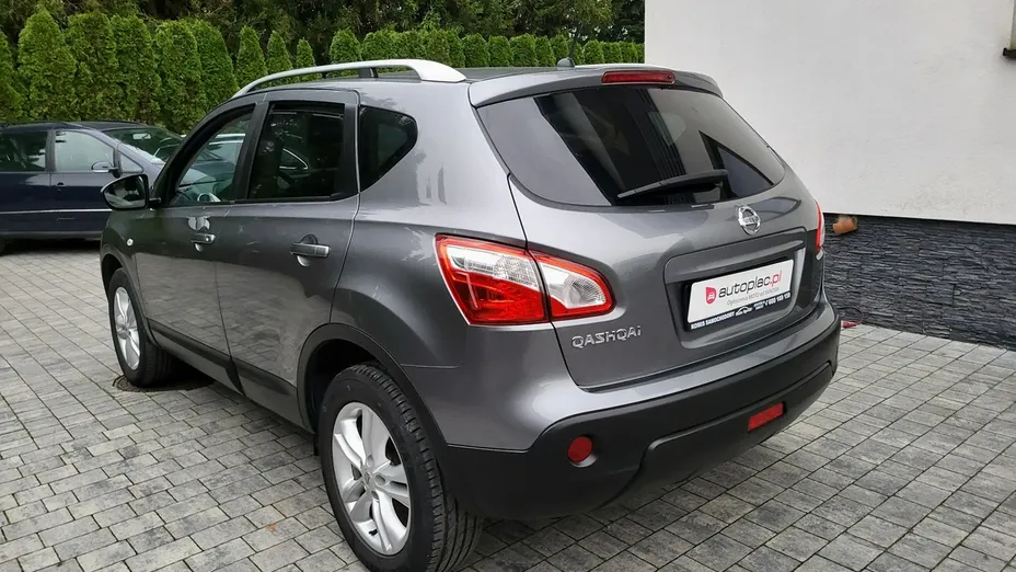 NISSAN Qashqai -