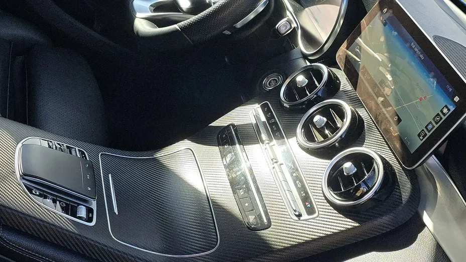 MERCEDES-BENZ GLC -