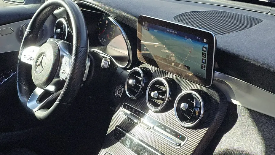MERCEDES-BENZ GLC -