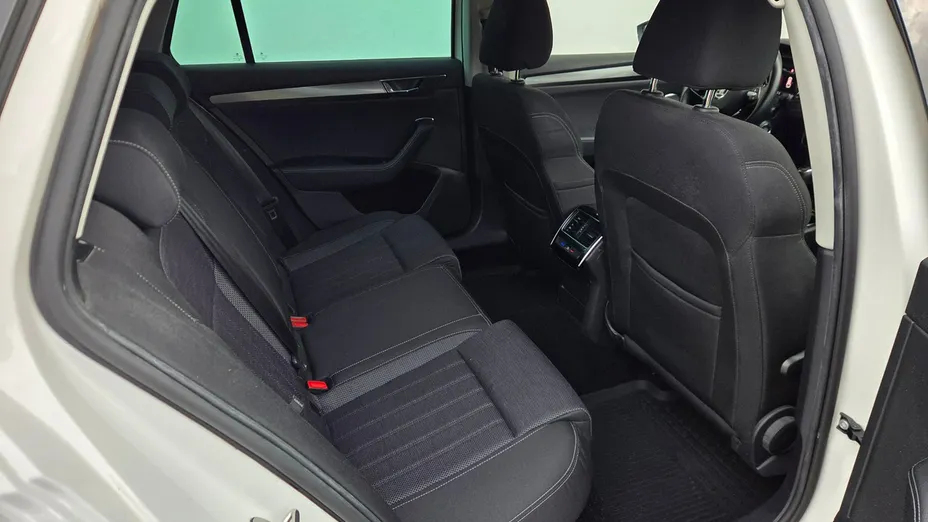 SKODA Superb -