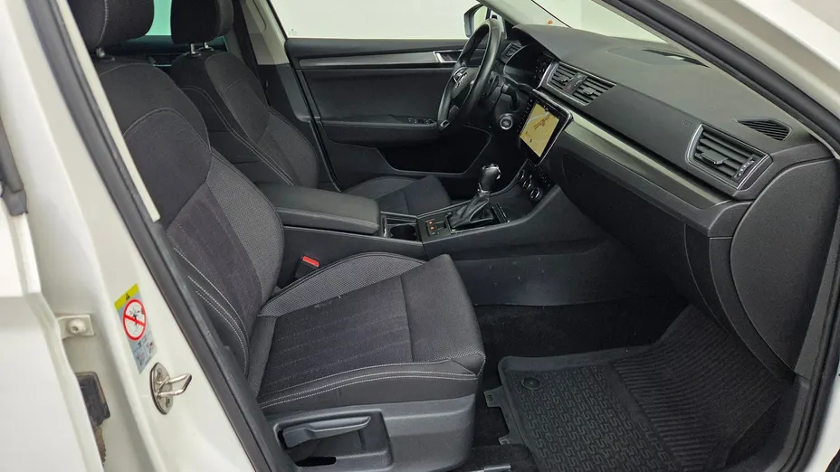 SKODA Superb -