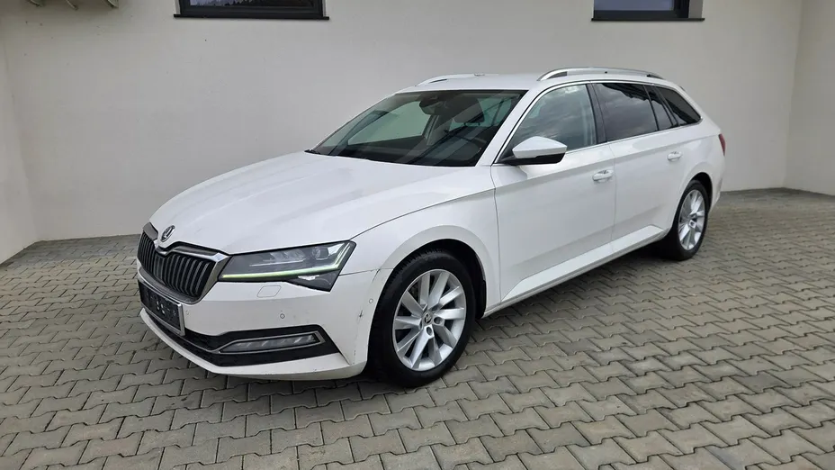 SKODA Superb -