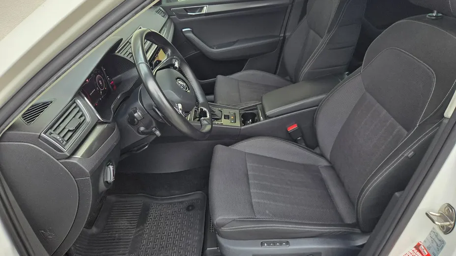 SKODA Superb -