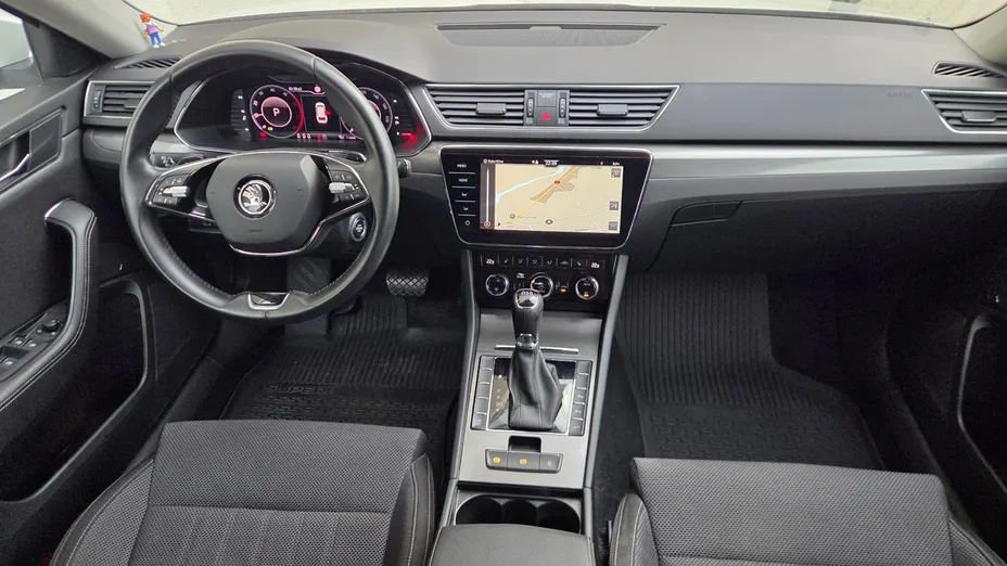 SKODA Superb -