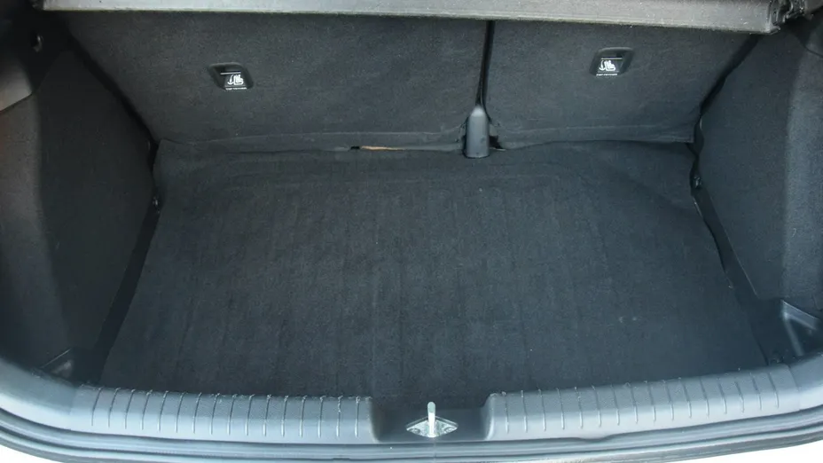 HYUNDAI i20 -
