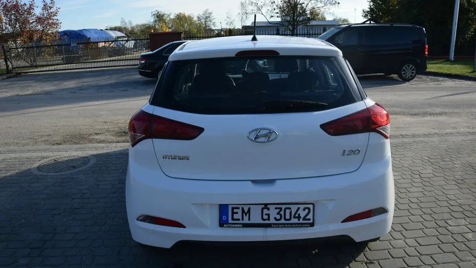 HYUNDAI i20 -