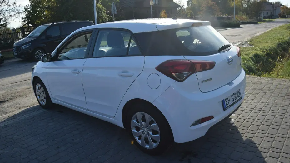 HYUNDAI i20 -