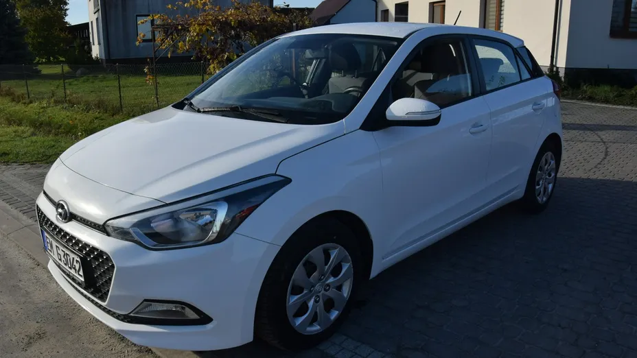 HYUNDAI i20 -