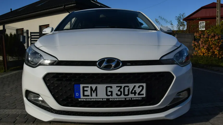 HYUNDAI i20 -