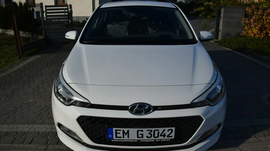 HYUNDAI i20 -