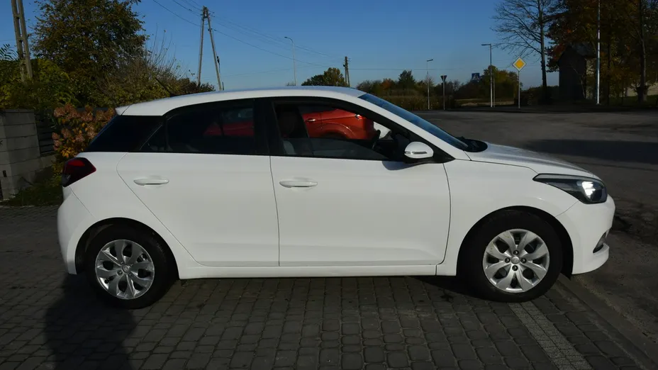 HYUNDAI i20 -