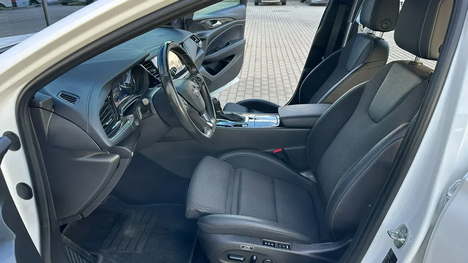 OPEL Insignia -