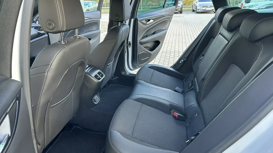 OPEL Insignia -