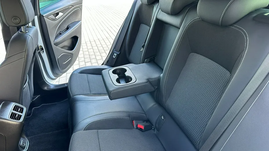 OPEL Insignia -