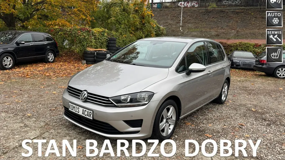 VOLKSWAGEN Golf Sportsvan -