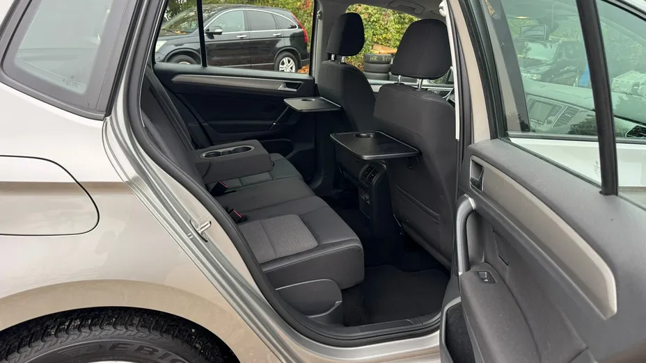 VOLKSWAGEN Golf Sportsvan -